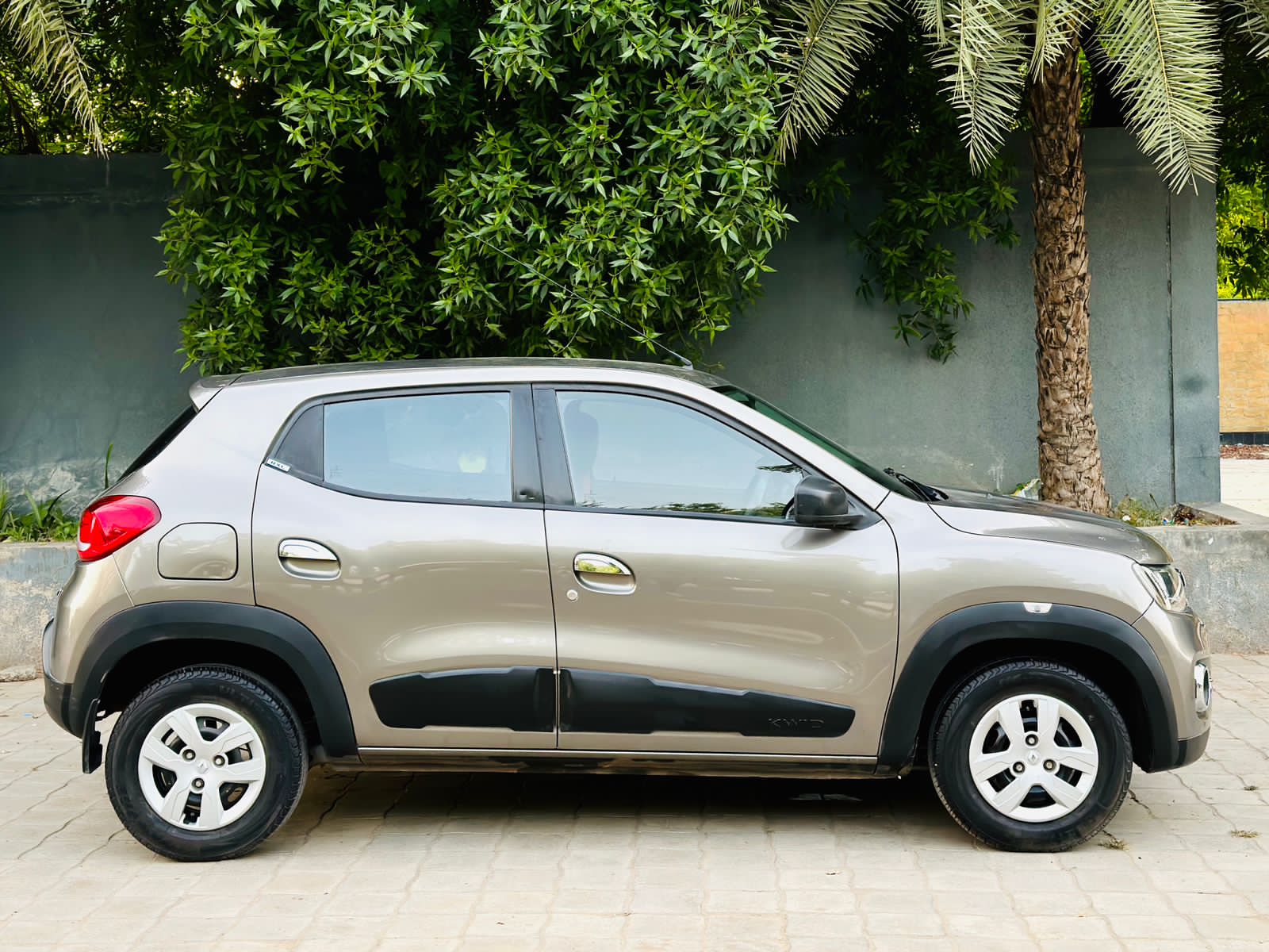 View Renault KWID - Image 4 | Reseller Bazzar Renault KWID - Image 4 in Vadodara